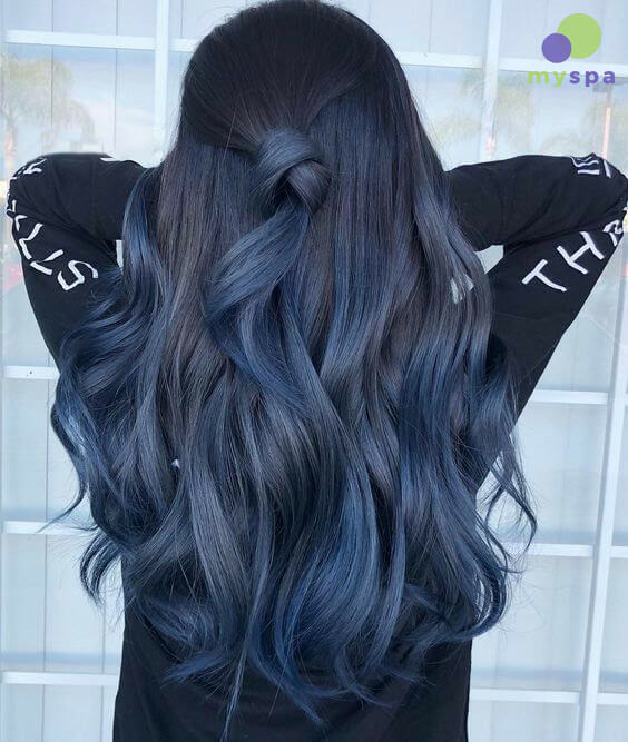 7 kiểu nhuộm tóc màu xanh dương hot trend đẹp tựa nữ thần | Curly hair  styles, Làm đẹp cho tóc, Kiểu tóc dài